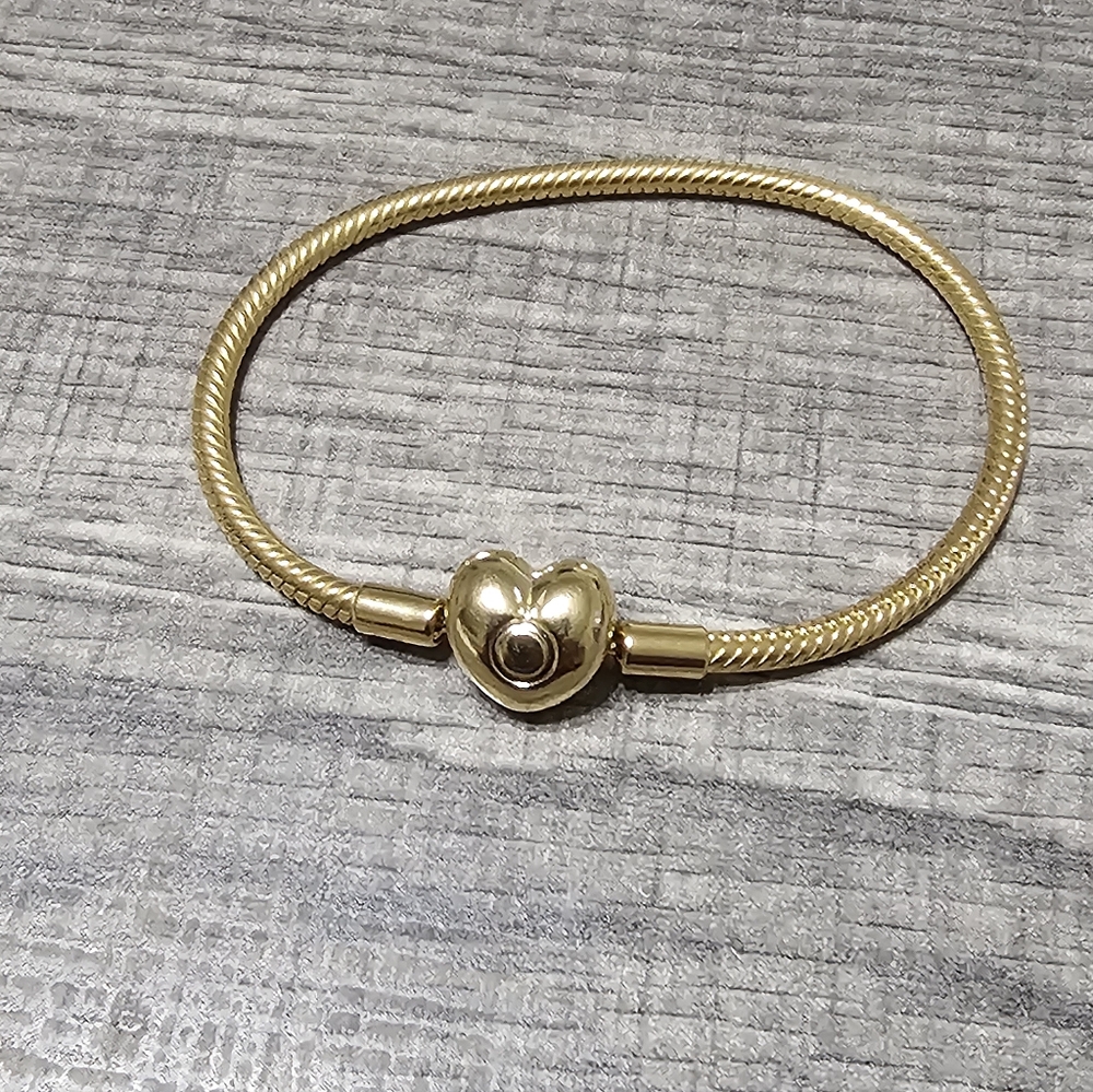 Authentic Pandora Heart Clasp Snake Chain Bracelet - Picture 2 of 4